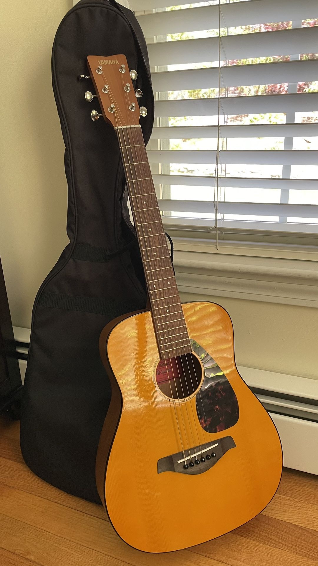 Yamaha Acoustic Guitar F6 Junior 3/4 Size