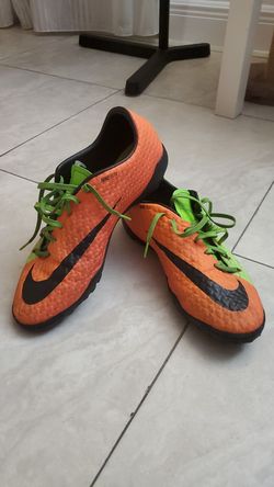 US 11 - Nike Men's HypervenomX Phelon III (TF) Artificial-Turf Soccer Boot