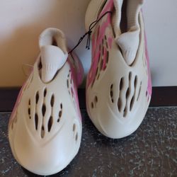 Girl Foams