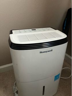 Honeywell AC humidifier/ dehumidifier/ air filter