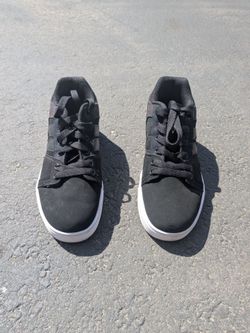 Heelys size 7 skater shoes (Used)