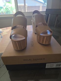 PLATFORM SANDALS