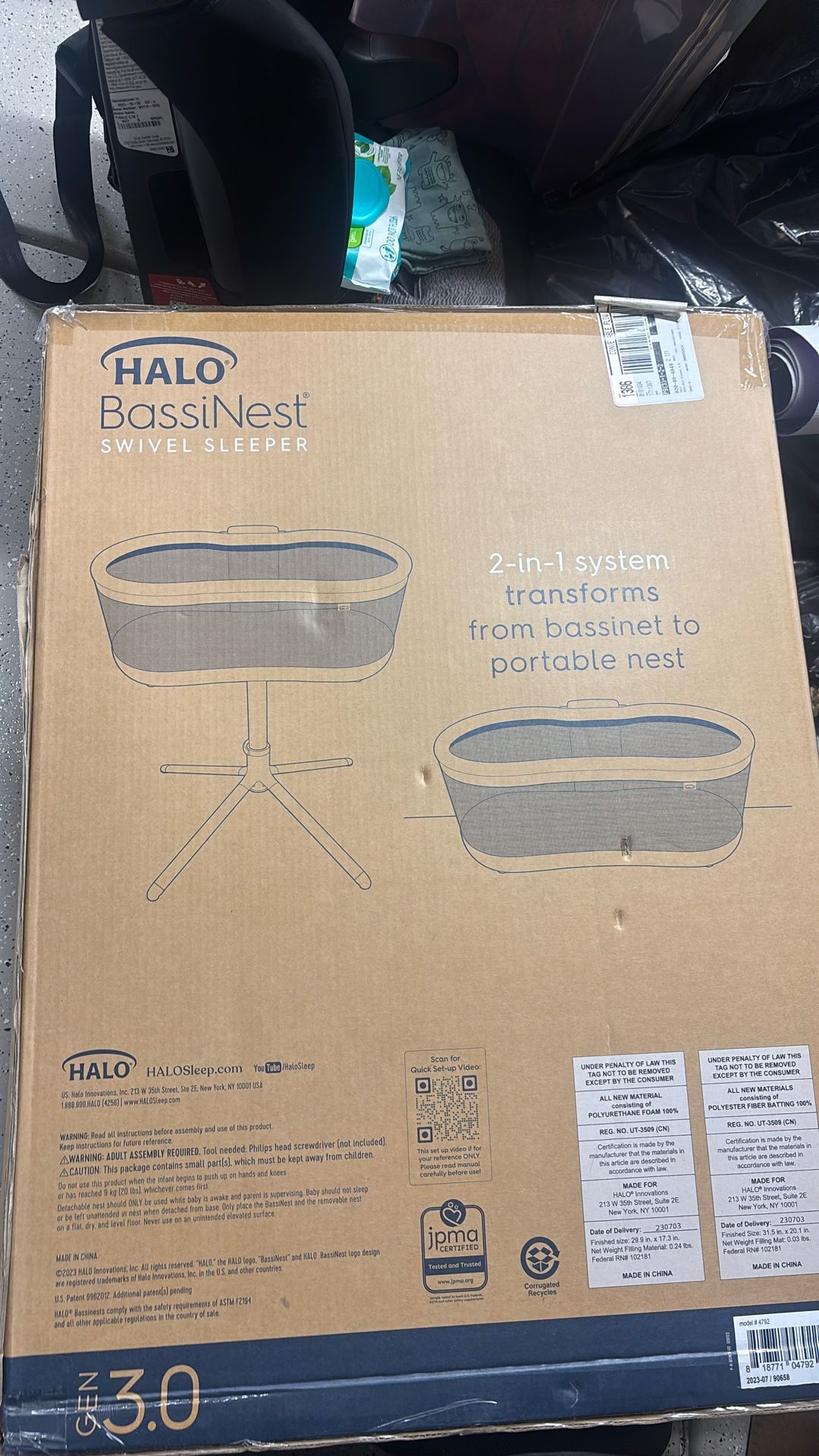Halo Bassinet. Swivel Sleeper 