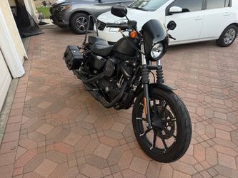 2022 Harley iron 883