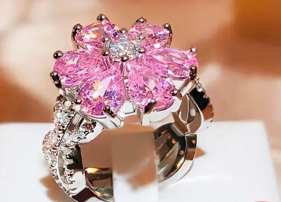 Beautiful Luxury Pink Flower Ring