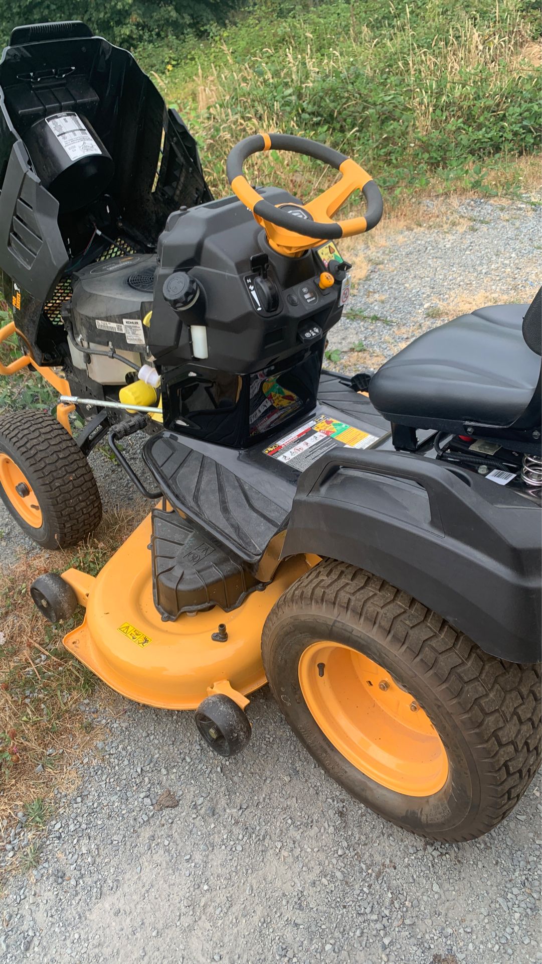 G 8400 pro series craftsman 3bag riding lawn mower for Sale in Graham