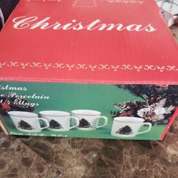 Christmas Mugs (4 Piece Porcelin).