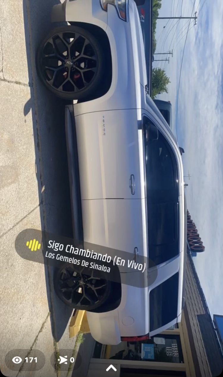26” Black Snowflake Rims With Lo Pro Tires