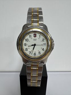 Swiss Army Sapphire Crystal Sport Watch Stainless 330FT Quartz.