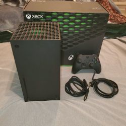 Xbox Series X Console 1TB w/ Xbox Series X Controller