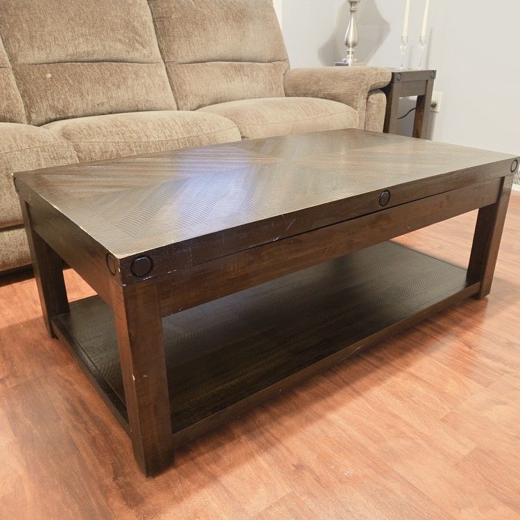 Coffee Table with 2 Matching End Tables (with Power/USB Oulets)