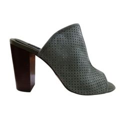 WhiteHouseBlackMarket Heels Sz 8 1/2