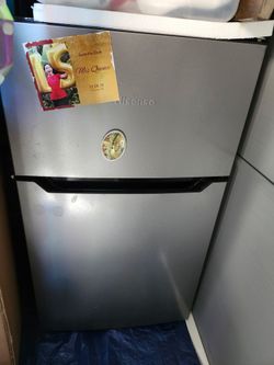 Mini refrigerator