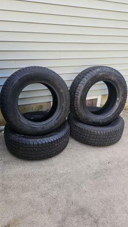 4- Cooper Discoverer Snow Claw Winter 275/65R18 116T