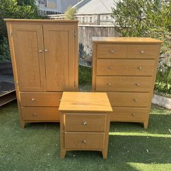 Bedroom Furniture Set