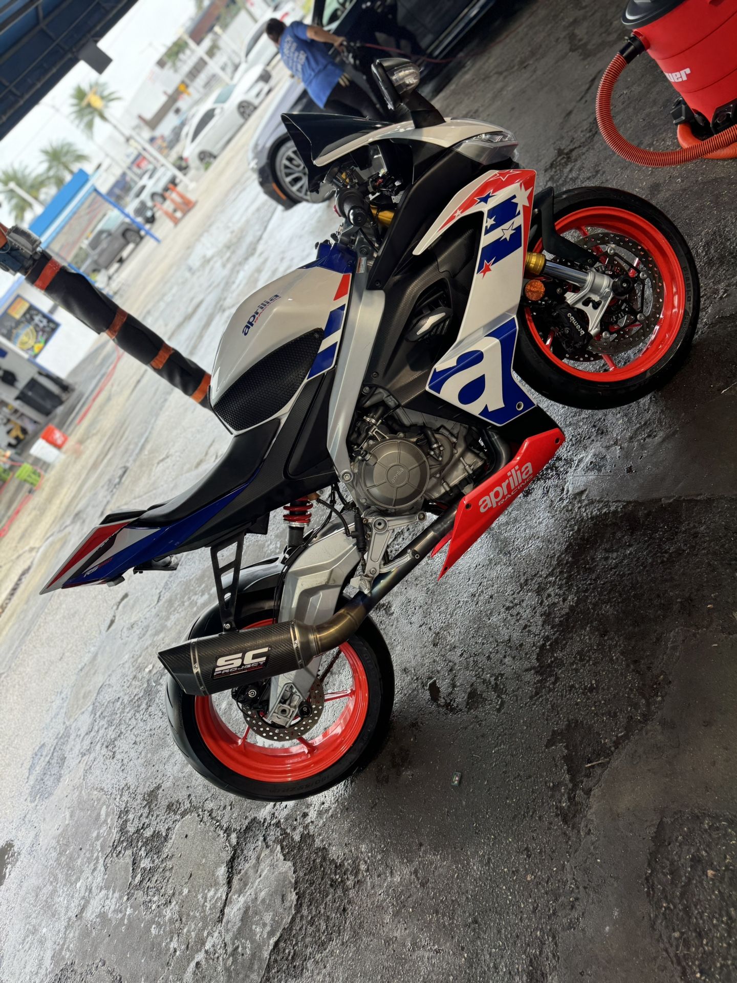 2022 aprilia 660