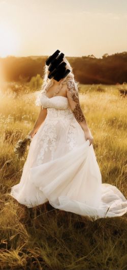 Wedding Dress W/ Headpiece And Vail