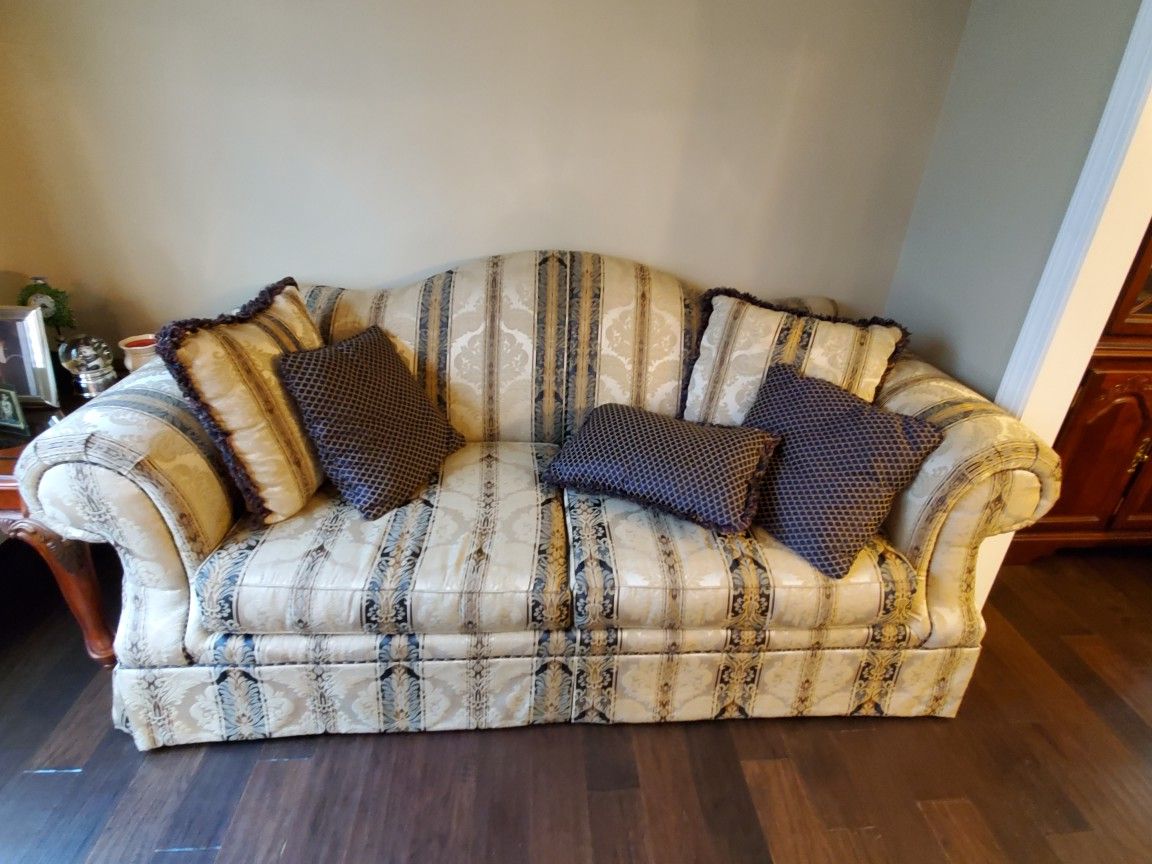 7 PIECE LIVING ROOM SET