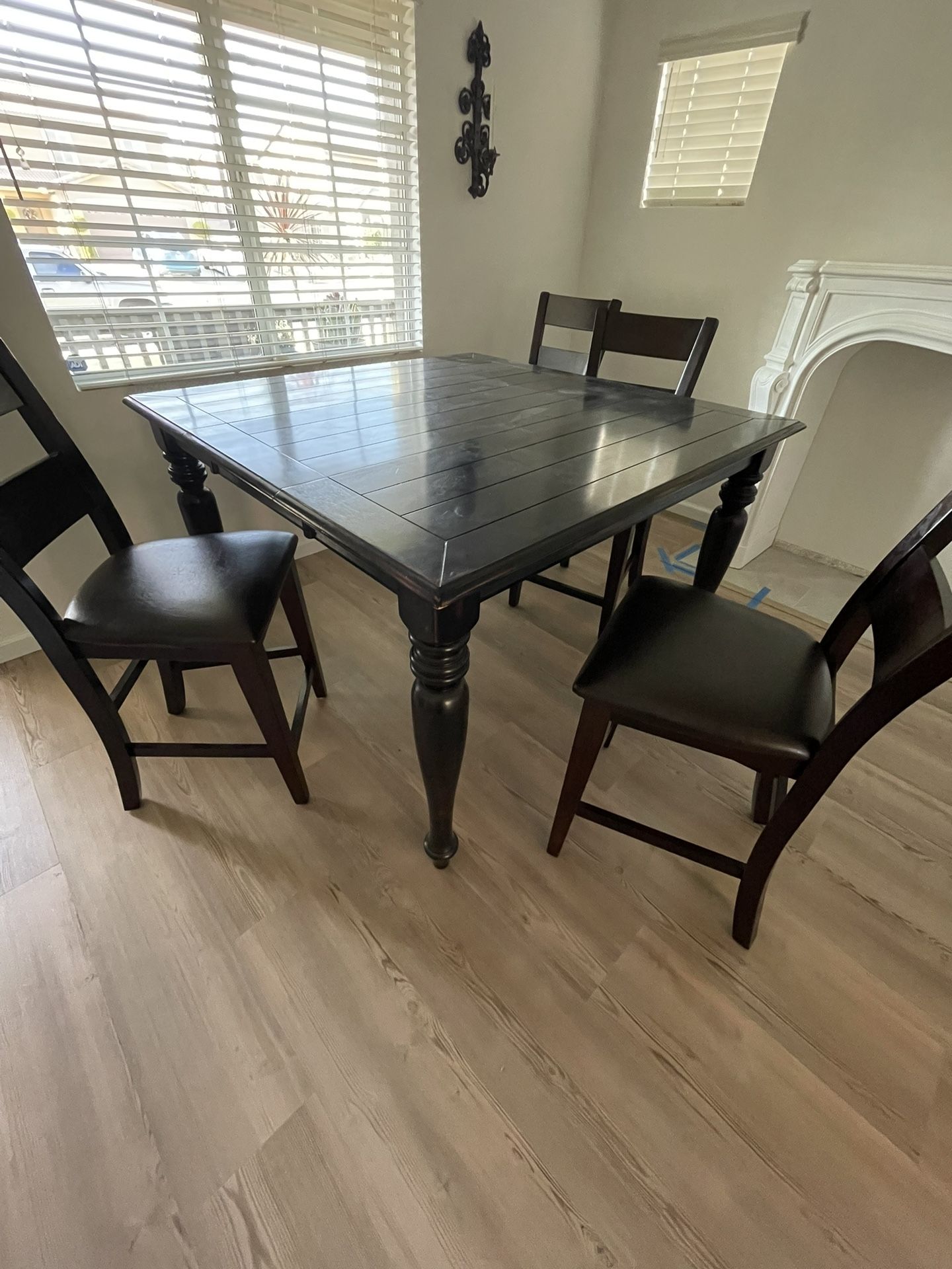 Dining Room Table 
