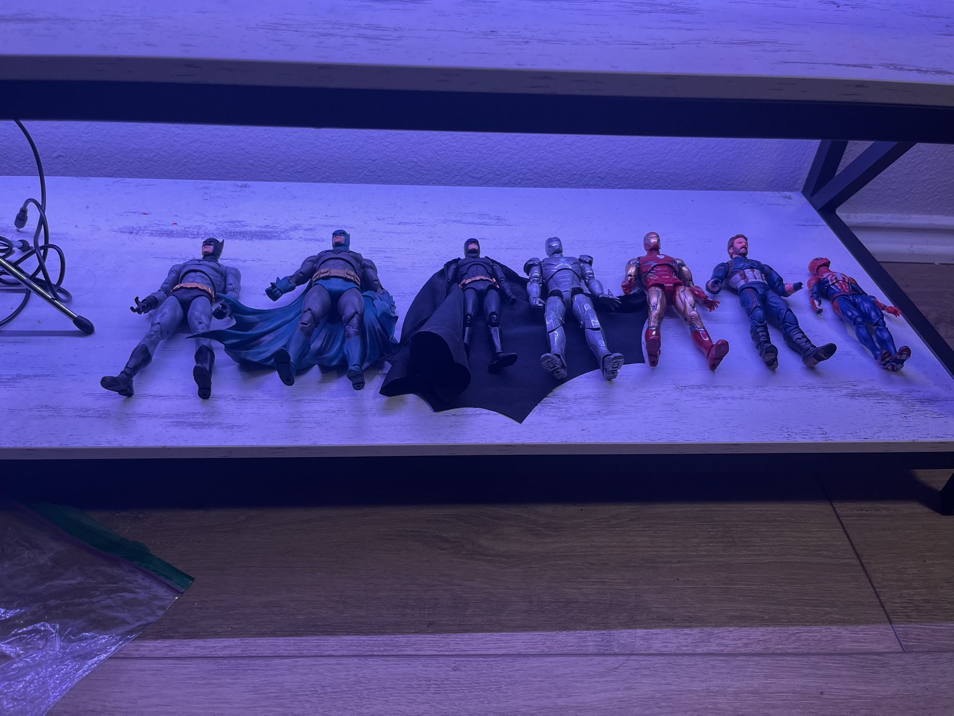 7 ACTION FIGURES
