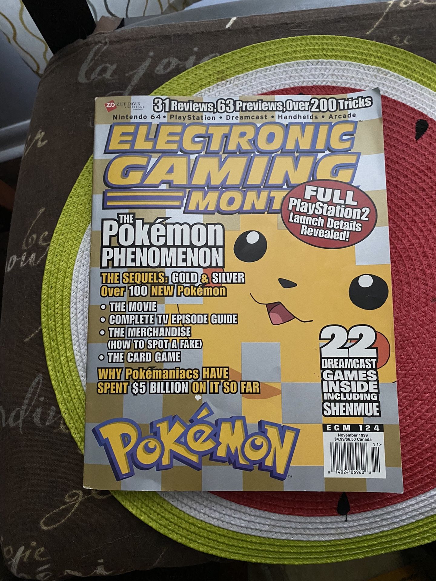 Assorted Mint Condition Vintage Pokemon Pokédex Magazine Booklets