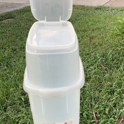 Rubbermaid Wrap And Craft Storage Box