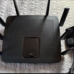 Linksys AC5400 Mu-Mimo Wi-Fi Router (EA9500-RM) Used But In Good Condition 