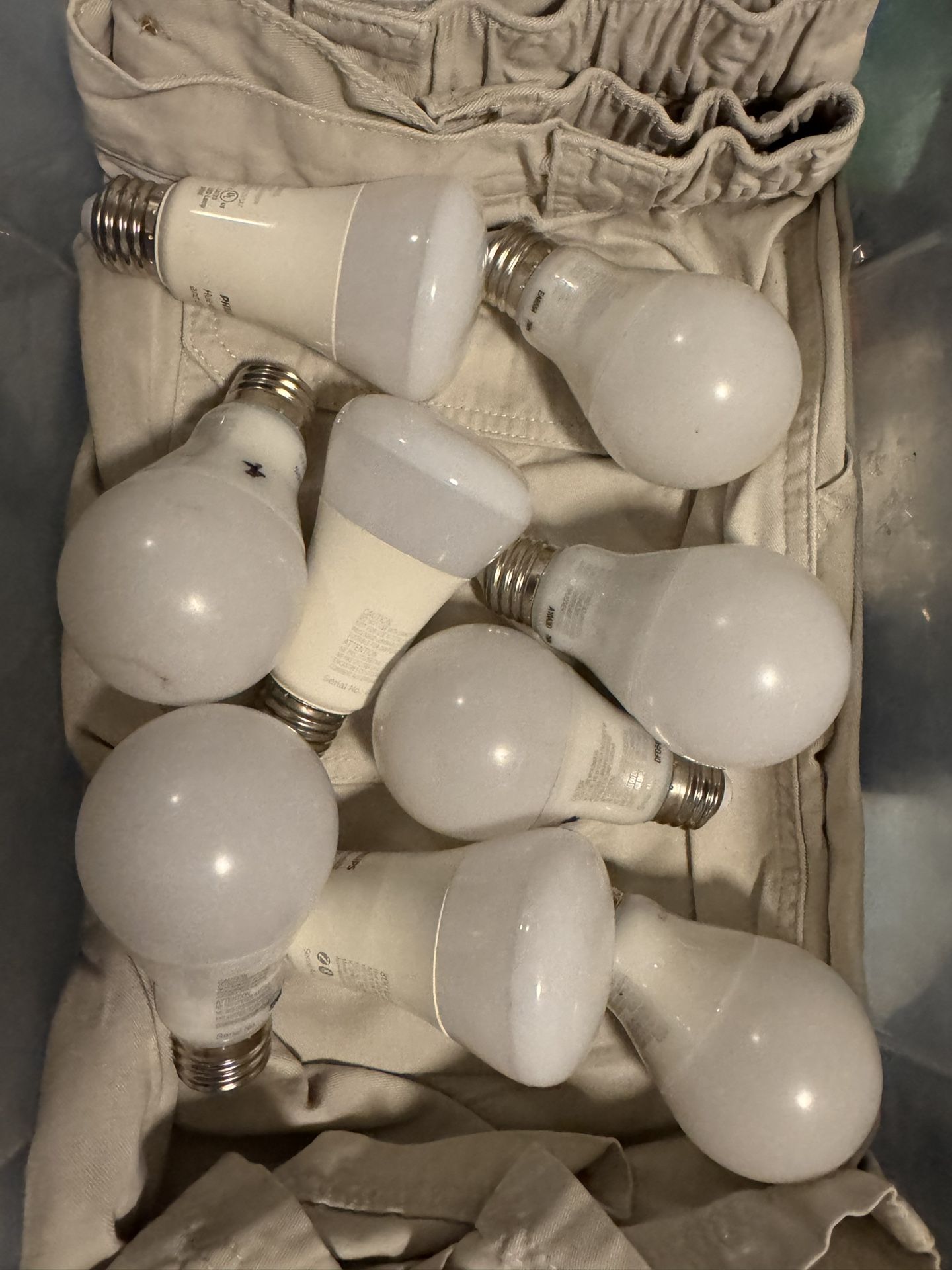 9 White Only Philips Hue Light Bulbs Work With Hub (Hub Not Included)