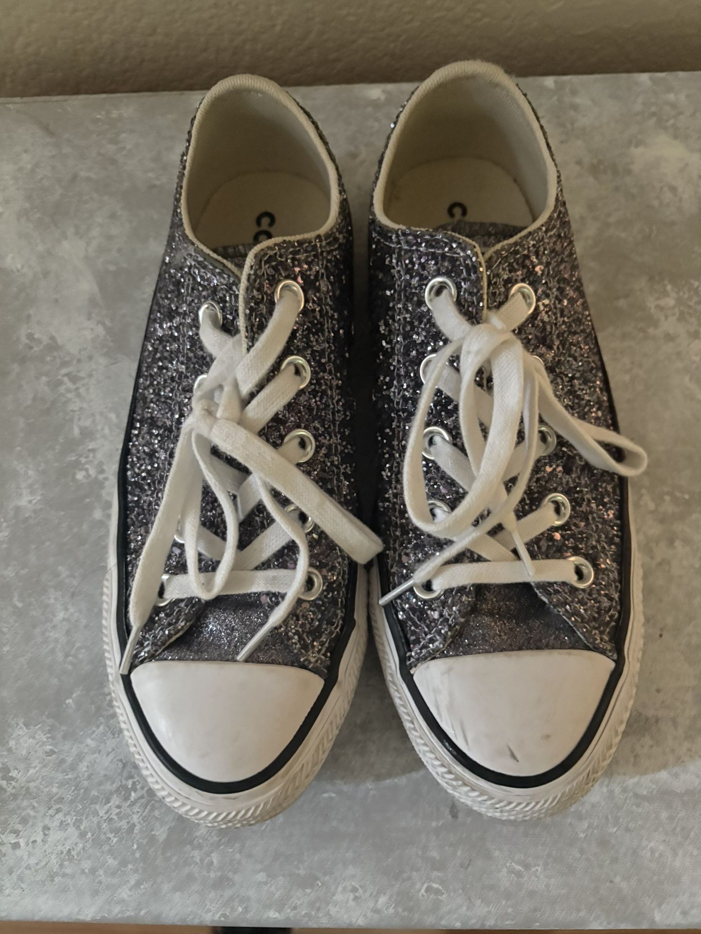 Converse Tennis Shoes