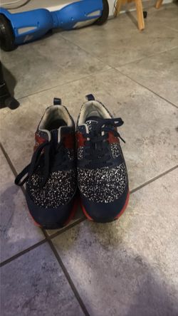 Pumas size 11 men