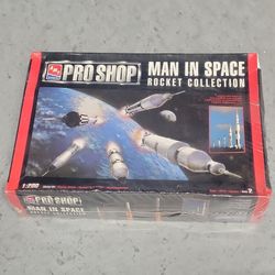 AMT Ertl Man In Space Pro Shop Rocket Collection 1:200 Unassembled Kit 30037