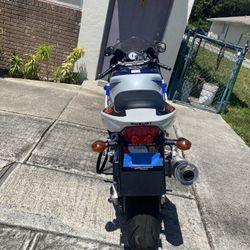 750 GSXR 2002 Blue/white Suzuki 