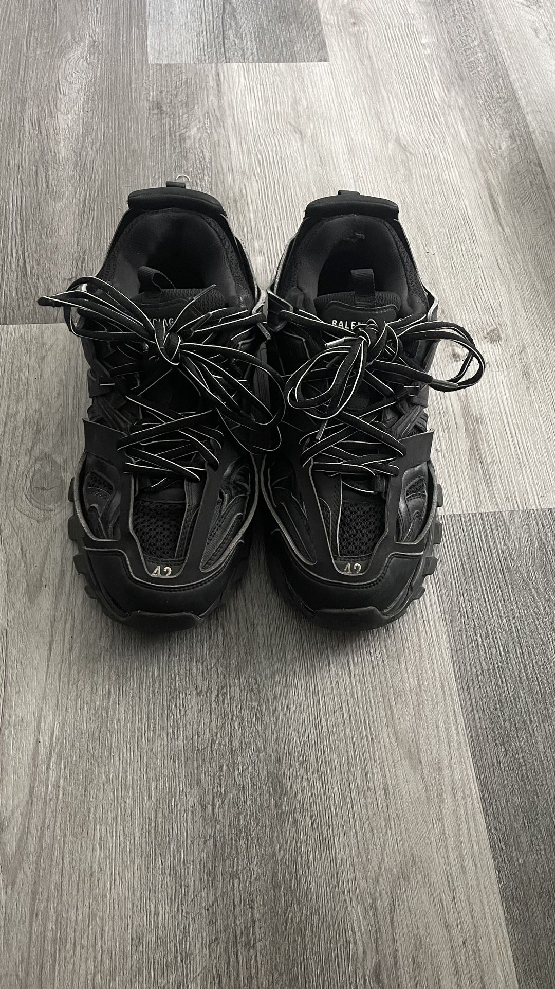 Balenciaga Tracks Size 42