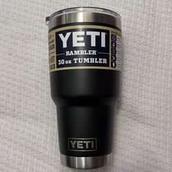 ** NWT ** YETI Rambler 30 oz Tumbler in Black