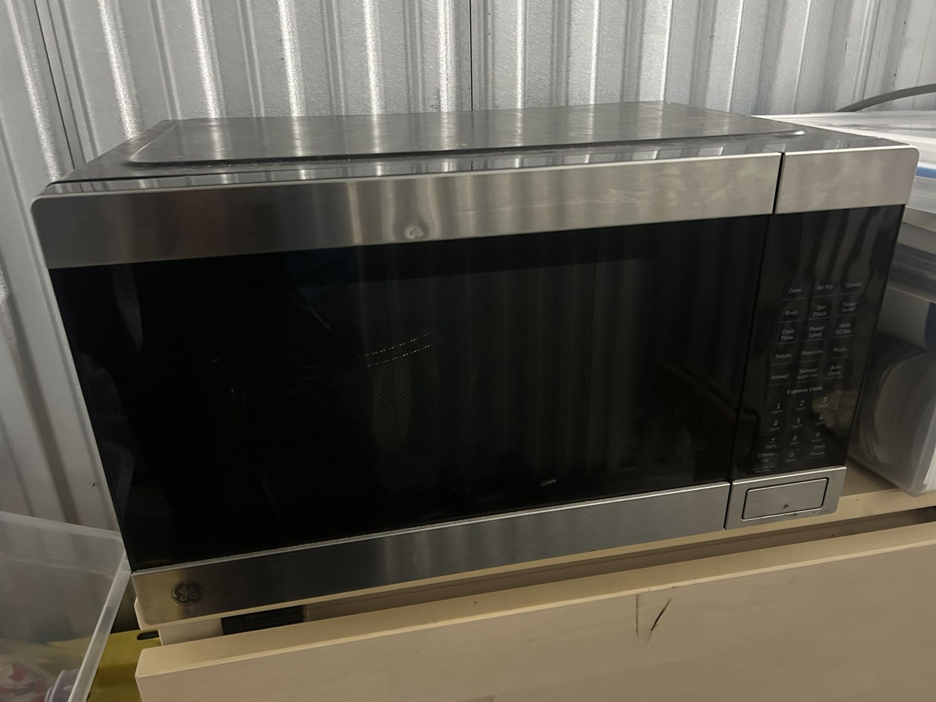GE Microwave With Air Fryer Ability
