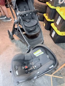 Maxi-Cosi Stroller and Infant Car Seat