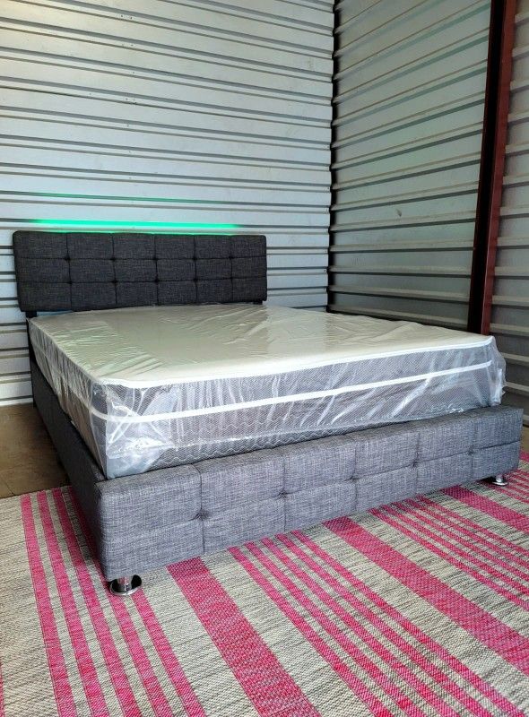 NEW QUEEN-SIZE PILLOW TOP MATTRESS AND BOX SPRING