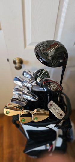 BRAND NEW & MINT CONDITION ! Golf Set Titleist Callaway LUCKY BRAND Scotty Cameron GHOST Golf Stand Bag Aaking For $1,800 Or Best Offer
