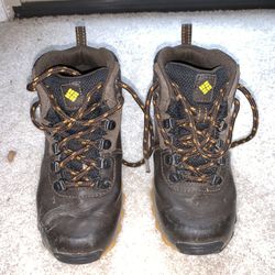COLUMBIA HIKING BOOTS - BOYS NEWTON RIDGE SIZE 1 - EXCELLENT CONDITION