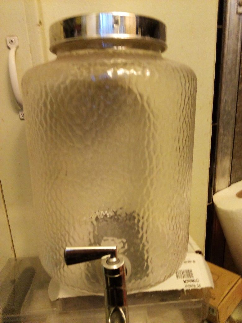 !! Plastic Beverage Dispenser
