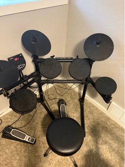 Electronic drum set