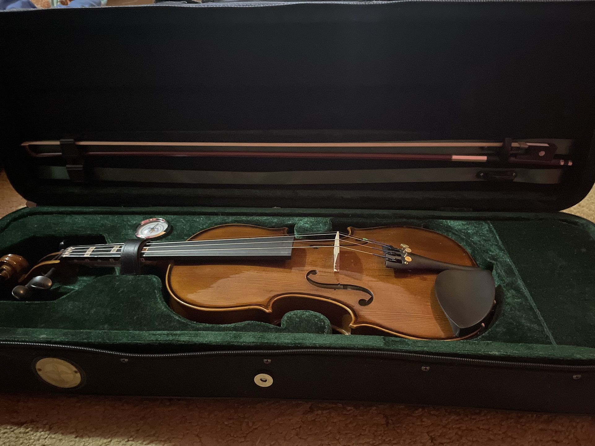 Kremona Violin with Case
