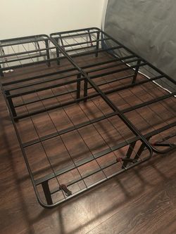 Queen metal base