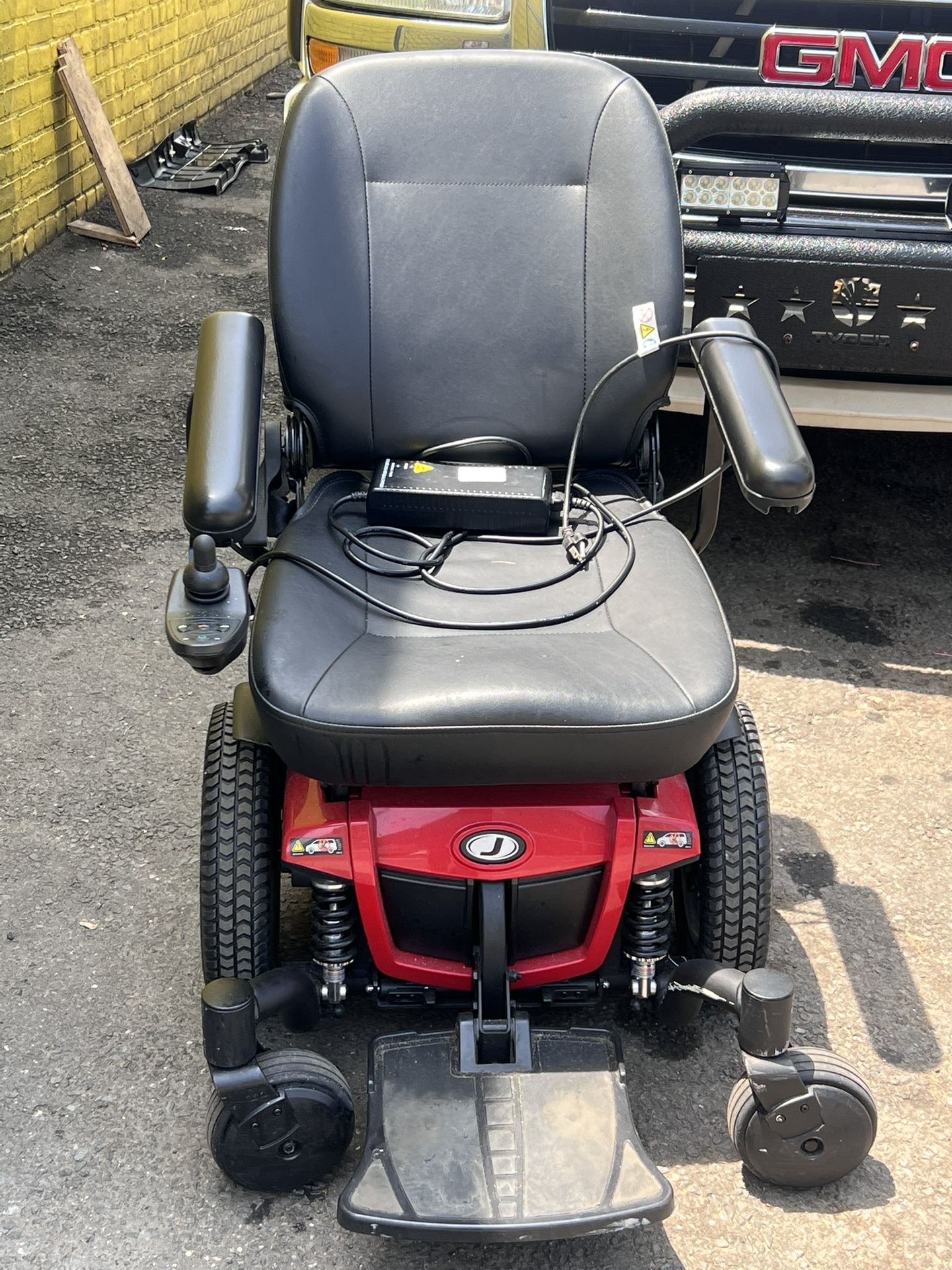 Jazzy 600ex Electric Wheel Chair Mint Condition