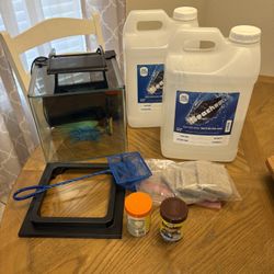 GloFish 2.5 Gallon Aquarium With Accessories 