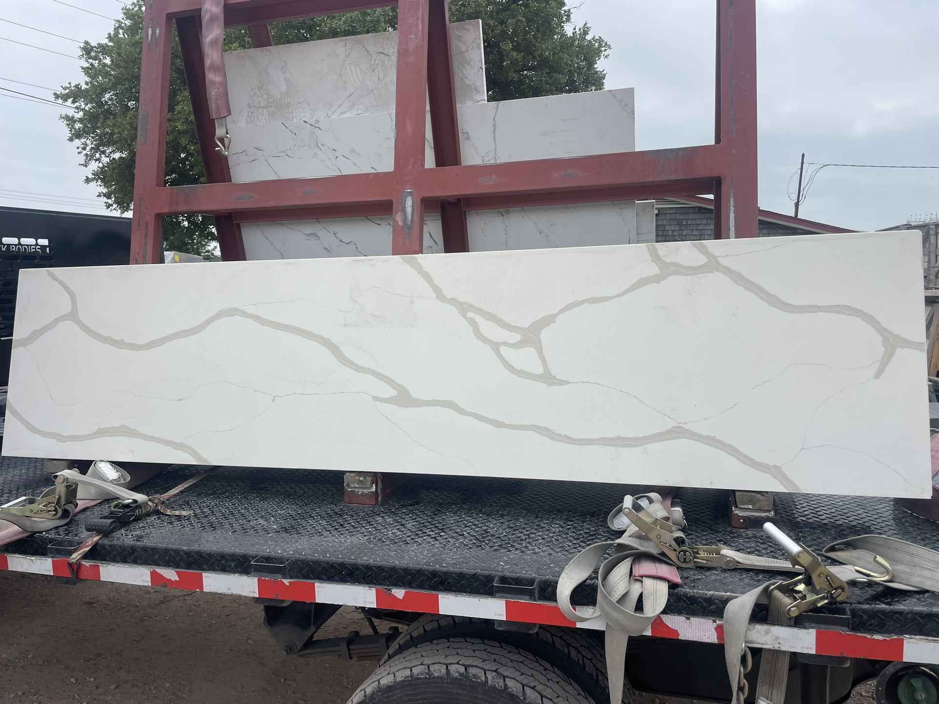 Big sale 🔥🔥👍quartz slabs prefabricated Calacatta gold and several  other colors 110”x25.5”””  starting at $190 to $350 per slab  3cm,awesome deals 