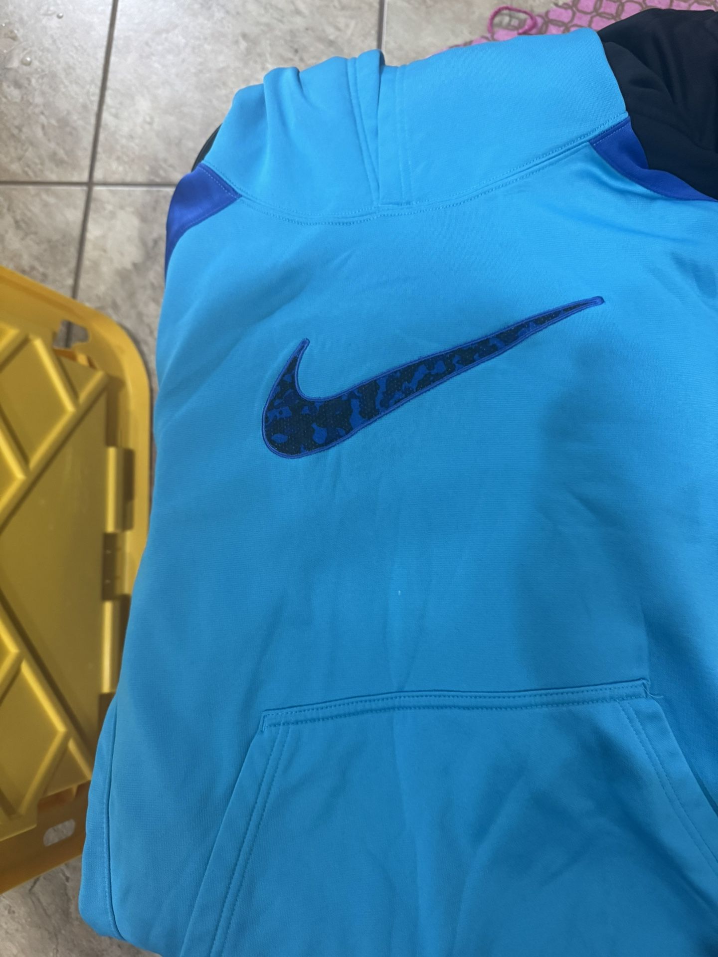 Nike Sweat Shirt Size large Youth