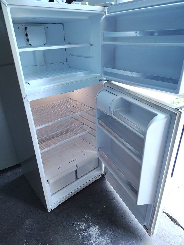 Refrigerator Good Working Condition $100