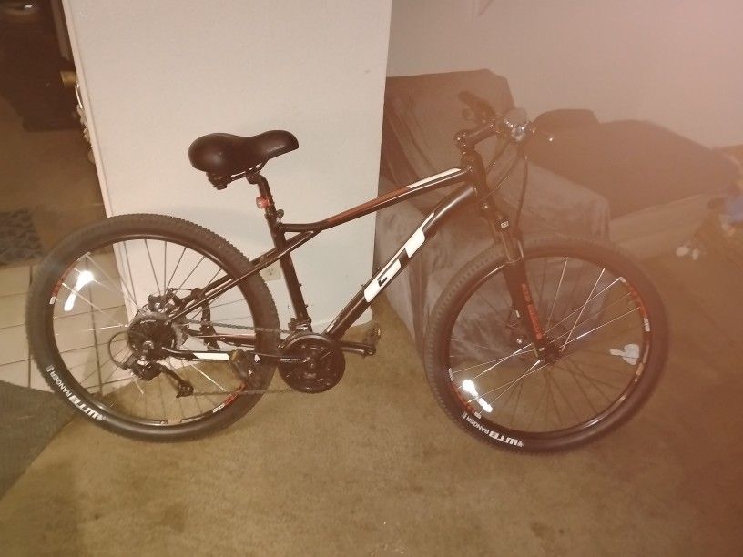 Gt Aggressor 28.5 Inch Wheels