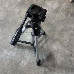 Camera tripod